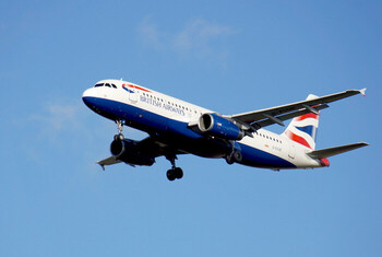 Великобритания прекратила авиасообщение ещё с тремя странами