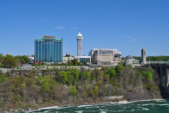 Канада и США договорились не открывать границу до 21 марта