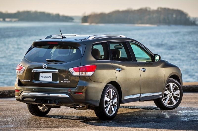 Крупный отзыв Nissan Pathfinder: потеря мощности и риск аварии из-за старого «глюка»