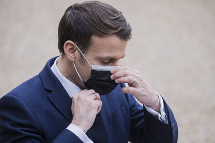 Макрон заявил о важности российской вакцины для победы над коронавирусом