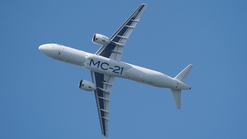 Мантуров рассказал о переговорах с Казахстаном по поставкам SSJ100 и МС-21