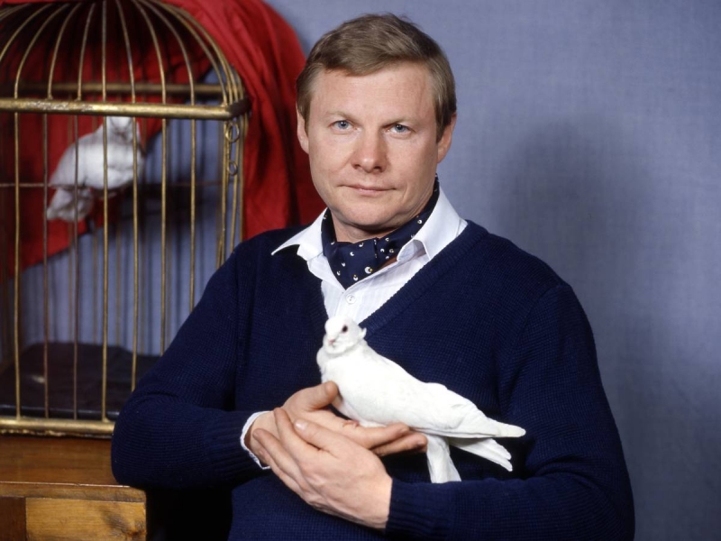 Муж-аферист отдал дочь Виталия Соломина в долговую кабалу