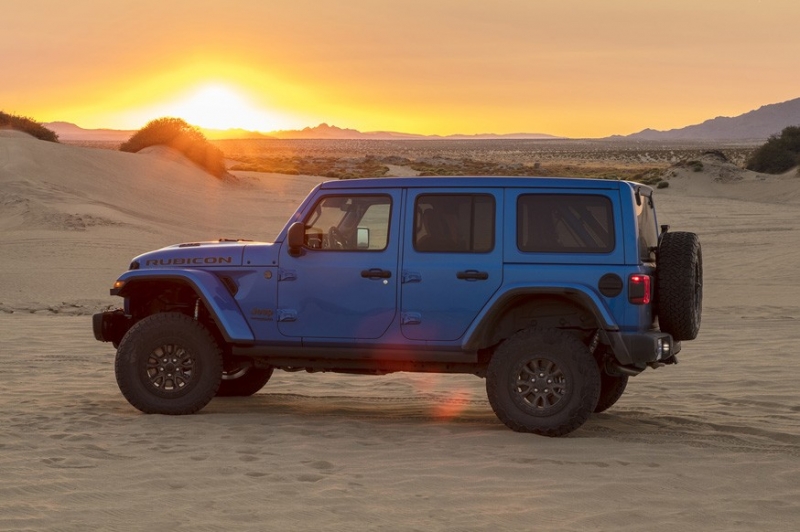 Новую версию внедорожника Jeep Wrangler могут назвать Magneto