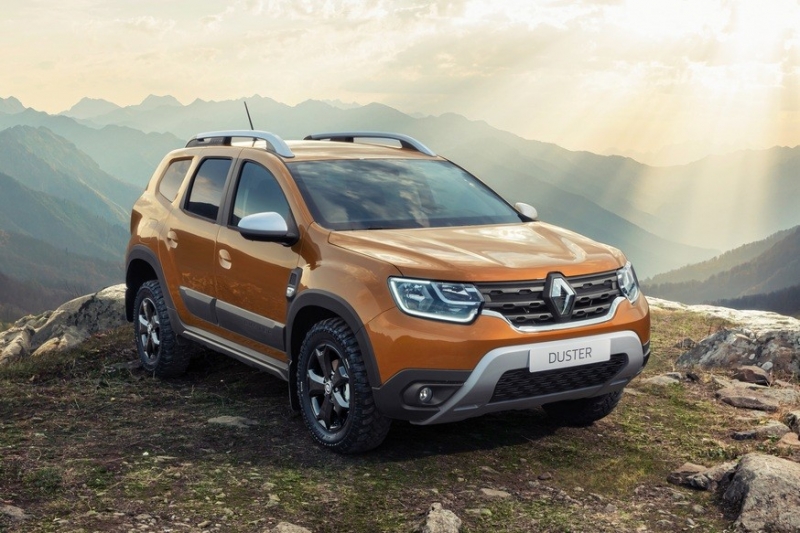 Новый Renault Duster стартует в России в пяти комплектациях: названы цены