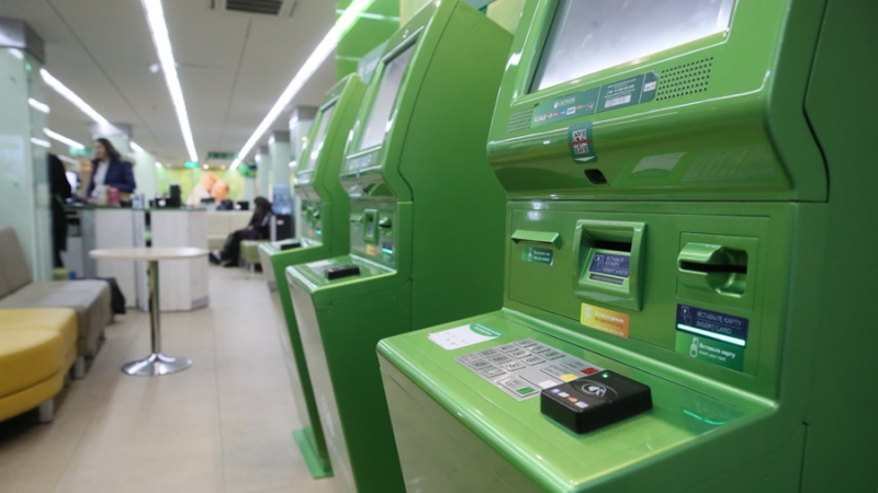 В России вдвое сократилось число выданных кредитных карт