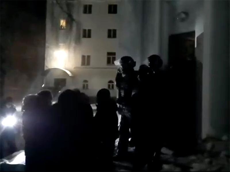 В Среднеуральском монастыре прошли новые обыски, искали обвиняемого в тройном убийстве