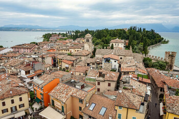 Власти Италии вновь ужесточают ограничения в ряде регионов