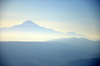 Власти Турции впервые за пять лет открывают для восхождений гору Арарат