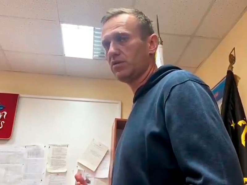 Адвокаты встретились с Навальным в колонии: он требует прекратить пытку бессонницей и допустить к нему врача