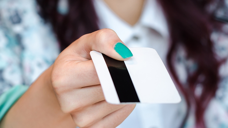 Аналитики рассказали об особенностях использования банковских карт детьми