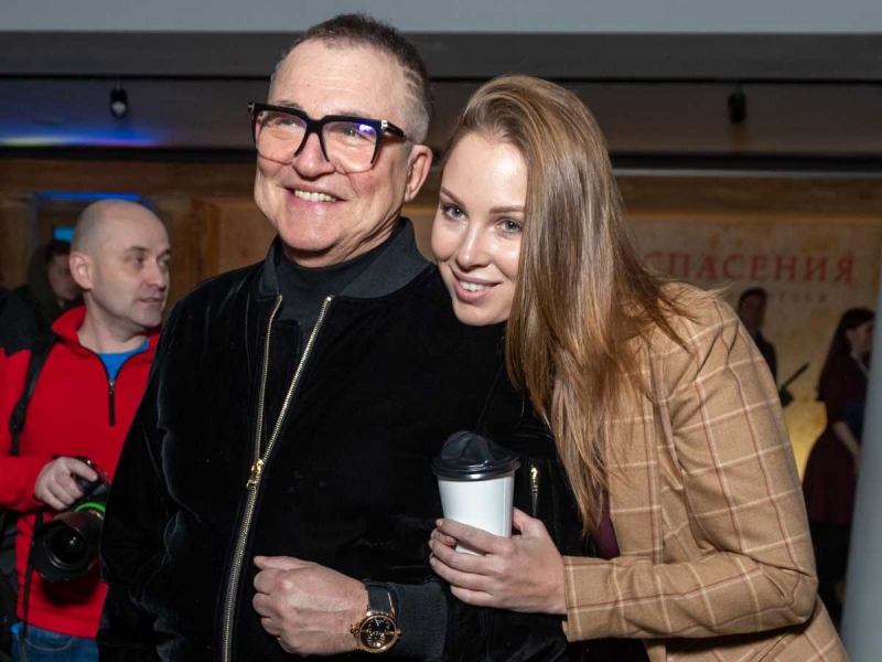 Дети Дмитрия Диброва чудом спаслись после обрушения потолка