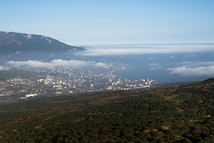 ЕС раскритиковал запрет иностранцам владеть землей в Крыму