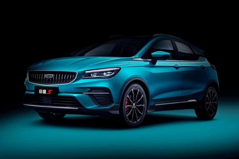 Ещё раз обновлённый Geely Emgrand GS показался на официальных фото: салон тоже перекроили