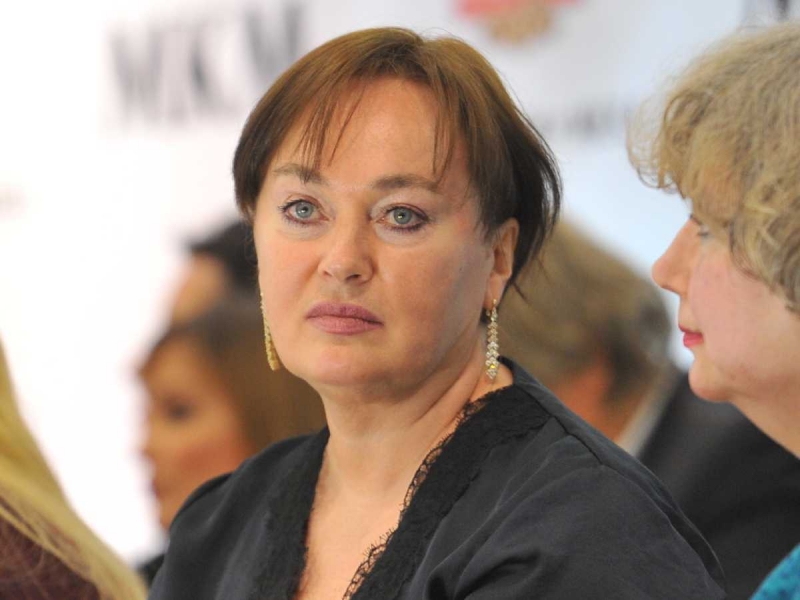 «Эту жизнь надо уметь жить»: пьяная дочка опозорила Гузееву