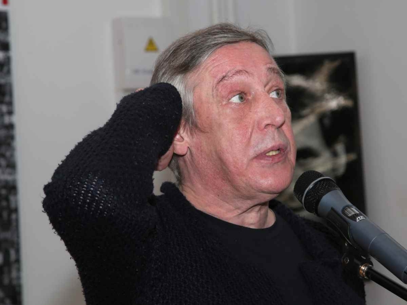 Горы мусора и стая кошек: бывшая жена Ефремова спивается в нищете