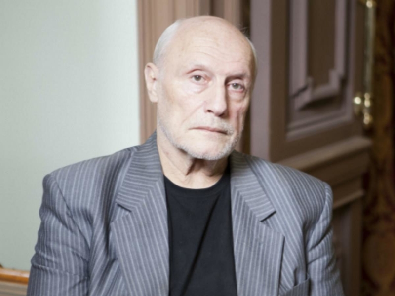 Изменял направо и налево: стало известно о романе Пороховщикова с народной артисткой