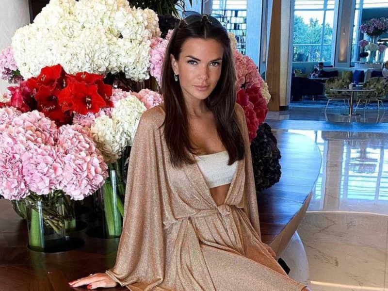 Катя Жужа показала округлившийся живот