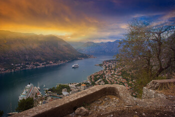 Консульство РФ в Черногории вновь приостановило работу