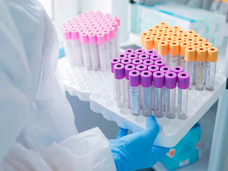 "Левада-центр"*: почти две трети россиян считают коронавирус искусственно созданным биооружием