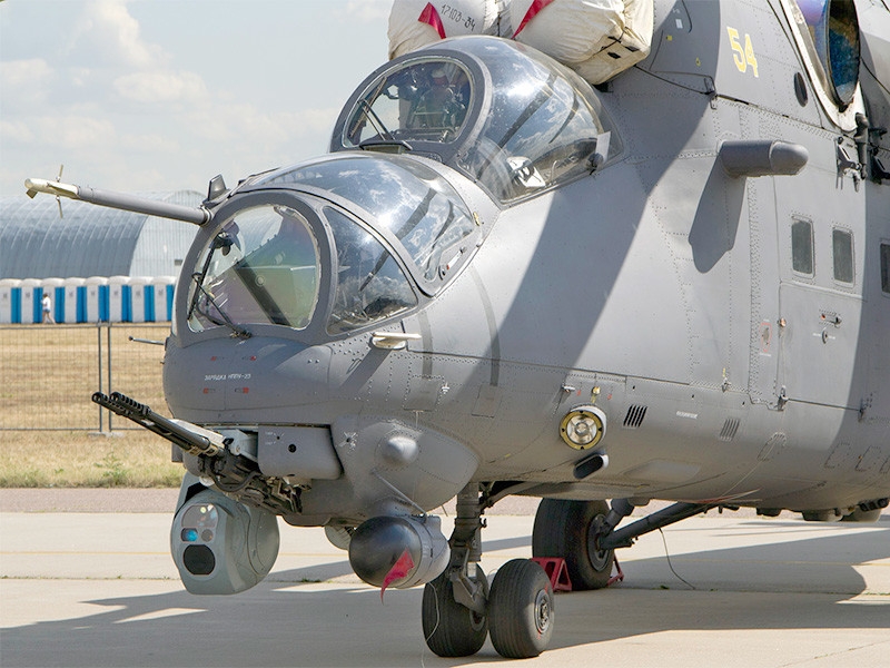 Минобороны РФ сообщило о "вынужденной посадке" российского вертолета в Сирии