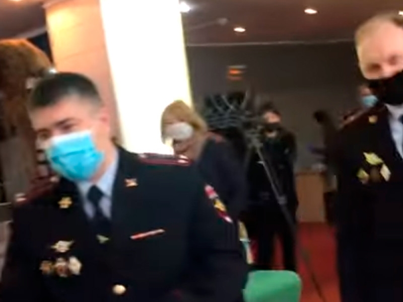 Начальник ОВД "Донской" на вопрос о пытках протестующих обещал ответить в 2022 году