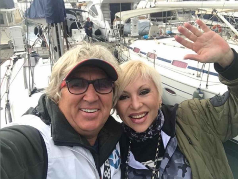 «Почему бы и нет»: вдовец Легкоступовой больше не скрывает новый роман