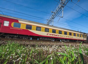 Поездам из Москвы в Крым добавят вагоны для автомобилей