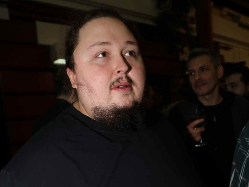 «Произошёл конфуз»: сын Никаса Сафронова пожаловался на закрытые туалеты в самолете