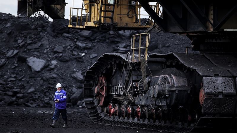 Путин поручил контролировать занятость в угледобывающих регионах