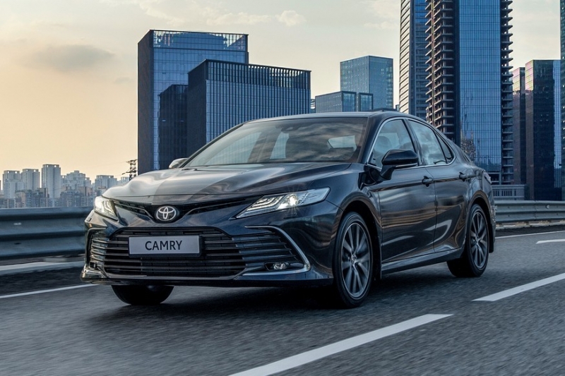 Рестайлинг принёс российской Toyota Camry новые моторы и версию GR Sport