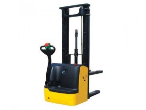 Какие показатели учитывать при выборе штабелера