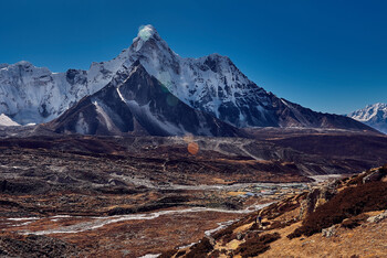 В Непале для восхождений открыли Эверест