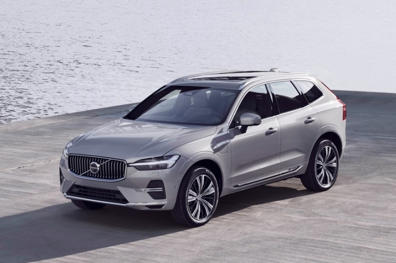 Volvo XC60 довели до 2022 модельного года: декор, гугловский набор и «роскошь» без кожи