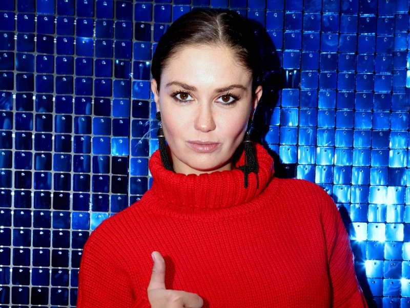 «Вот это у тебя мужик!»: кто подарил Агате Муцениеце роскошный Maybach