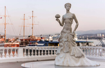 Авиакомпания «Россия» полетела из Петербурга в Геленджик