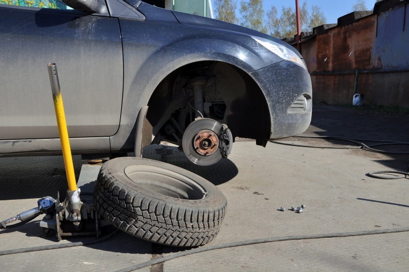 Авито Авто: в 2021 году российские водители «переобуваются» позже, чем в 2020