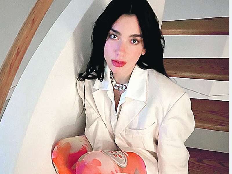 Дуа Липа за год напела на 7 млн