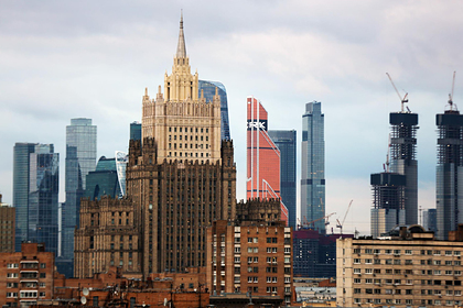 МИД прокомментировал решение США по визам фразой «не умеем и не хотим работать»