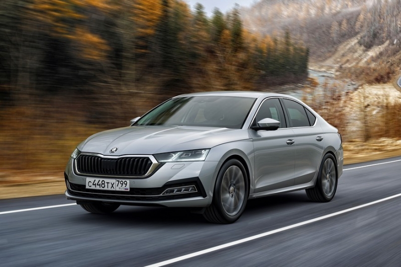 Новая Skoda Octavia в России: теперь с базовым и топовым моторами, плюс подорожание
