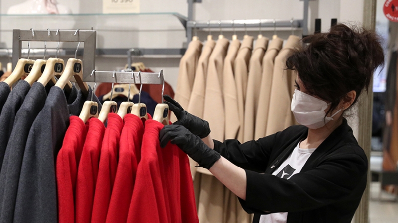 Пять из девяти люксовых брендов увеличили продажи в РФ во время пандемии