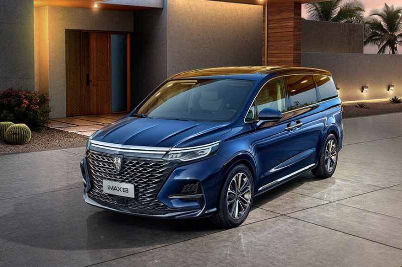 Roewe решила потягаться с Lexus и Buick: минивэн iMax8 стал четырехместным и обрёл телевизор