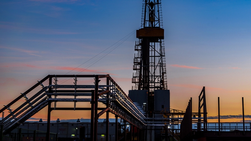 Страны ОПЕК+ продлили действие механизма компенсаций добычи нефти