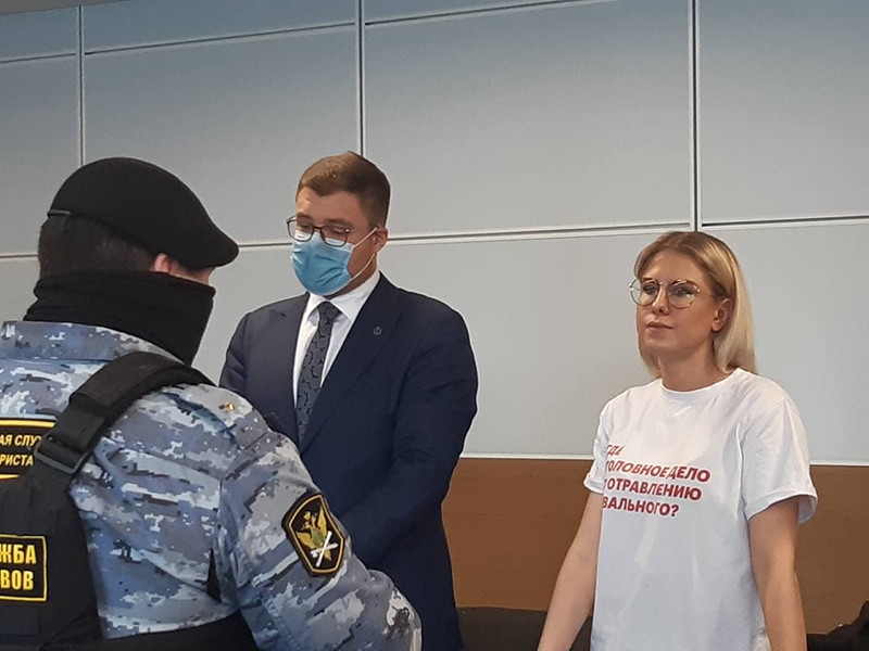 Суд назначил Соболь год исправительных работ условно по делу о проникновении в квартиру тещи "отравителя Навального"