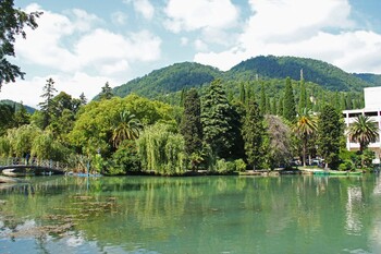 В Абхазии запретили без веских причин останавливать машины с номерами РФ 