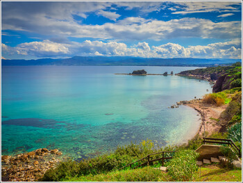 Власти Кипра отменили ограничения на перемещение туристов по острову