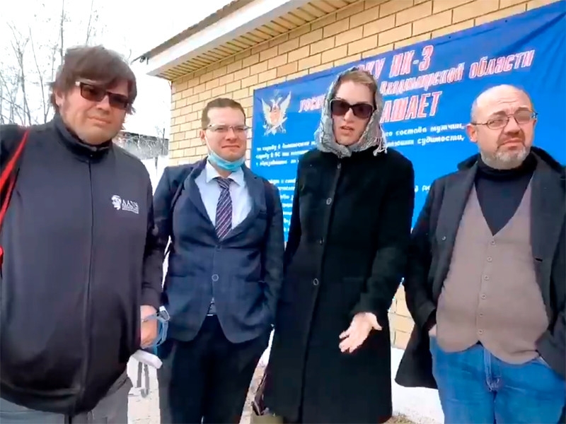 Врачи, лечившие Навального на воле, обратились к нему с просьбой прекратить голодовку