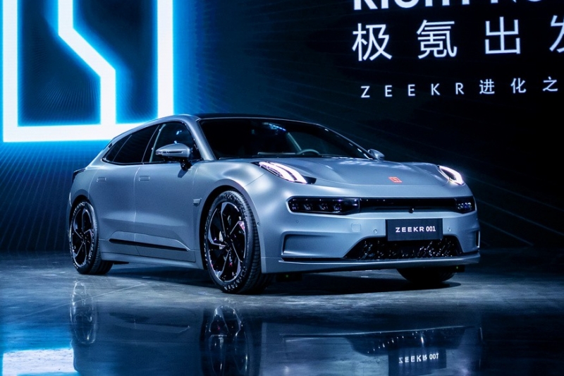 Заимствованный у другого суббренда Geely первенец Zeekr: пневмоподвеска и 3,8 с до «сотни»