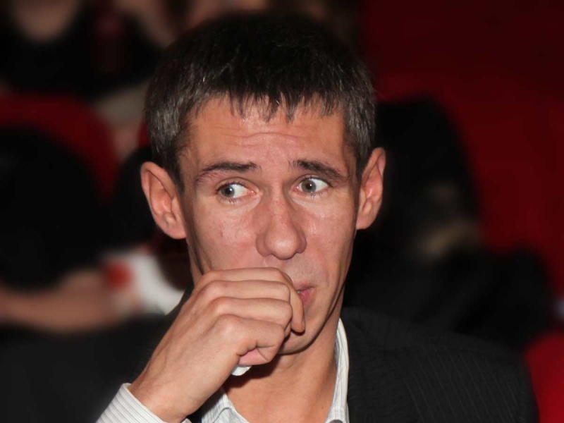 Алексей Панин похвастался крошечными женскими трусиками