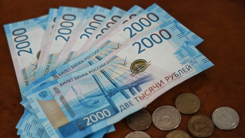 Аналитики объяснили резкий рост спроса на наличные в России в апреле