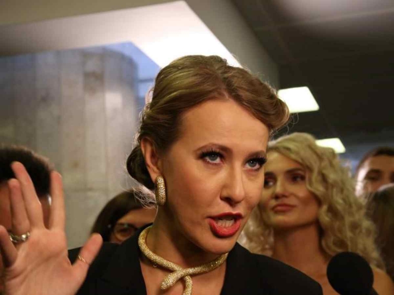 «Чипирование не помогло»: Собчак объявила о разводе